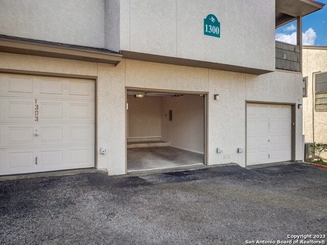 Building Photo - 12049 Blanco Rd