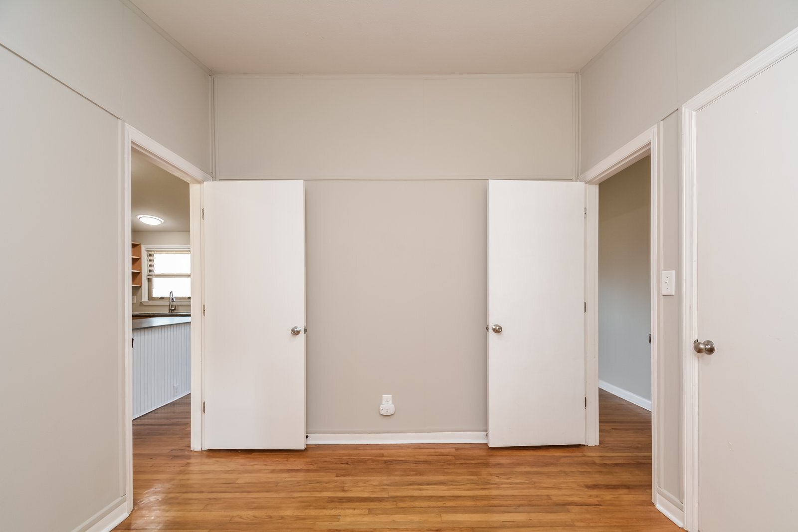 Building Photo - 741 Moriston Rd