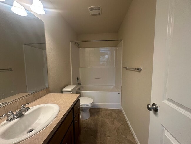 Building Photo - $500 off for first month rent