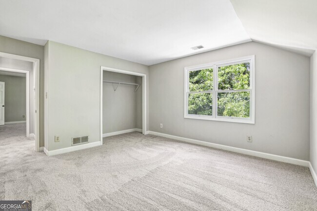 Building Photo - 110 Westchester Way
