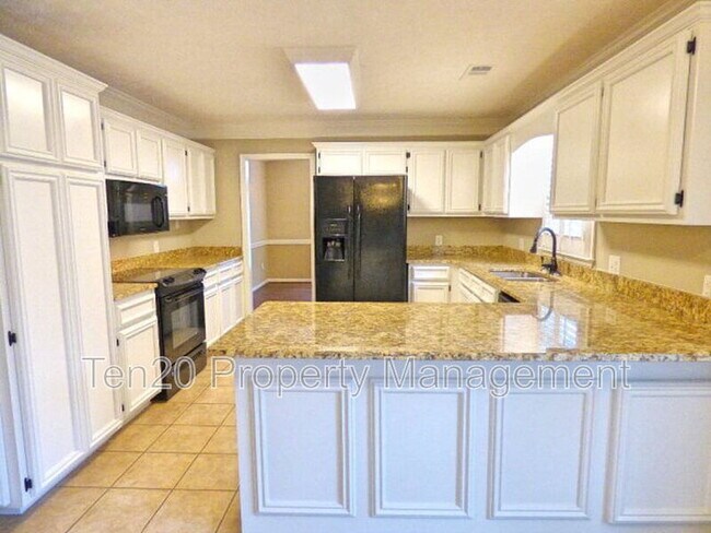 Building Photo - 2723 Summerfield Pl