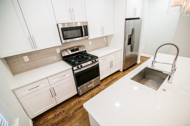 Building Photo - 757 Washington St