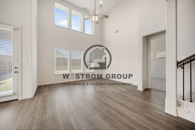 Building Photo - 912 Alberta Spruce Rd