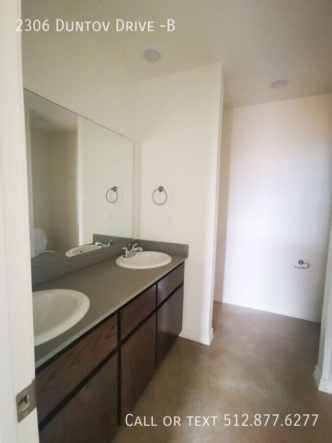 Building Photo - 2306 Duntov Dr