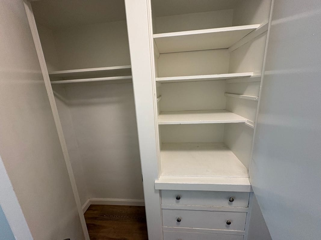 Building Photo - 3011 E 7th St