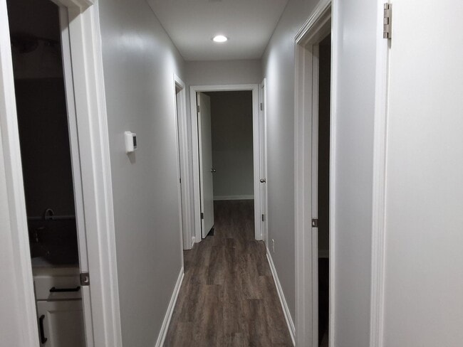 Building Photo - Beautiful 4 Bedroom 2 Bath Home