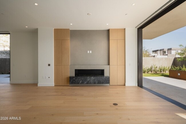 Building Photo - 4849 N Camelback Rdg Dr