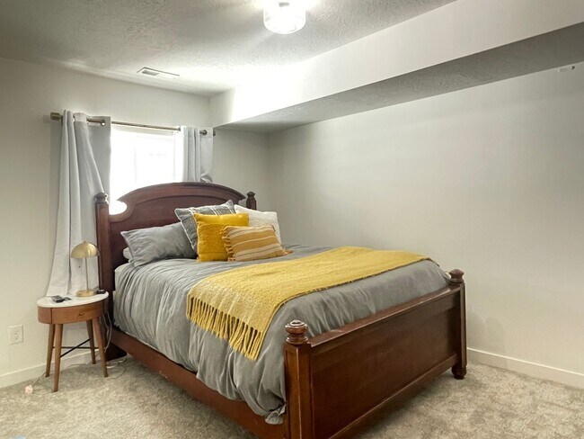 Building Photo - Great Home Now Available!