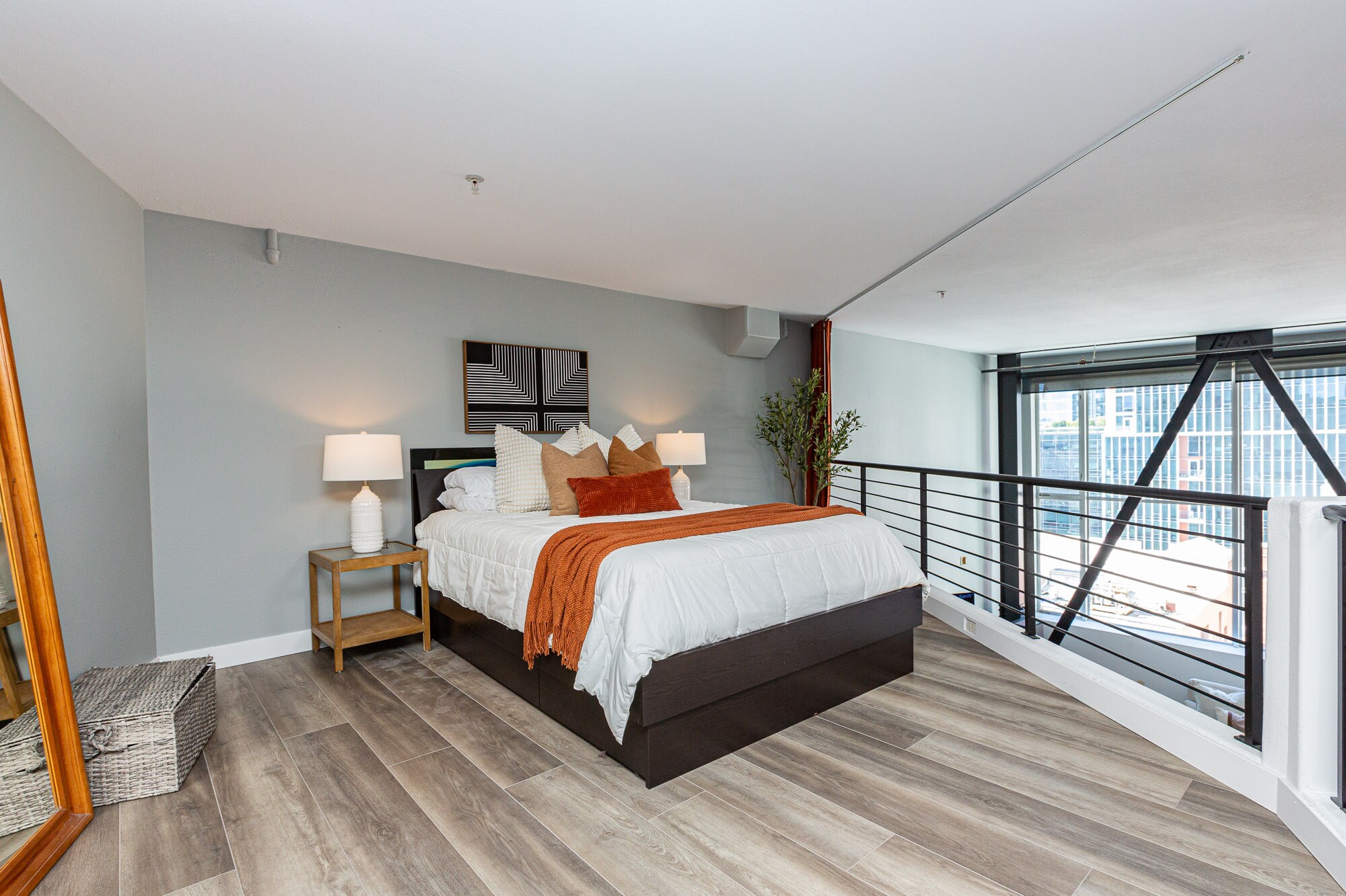 Building Photo - 346 1st St