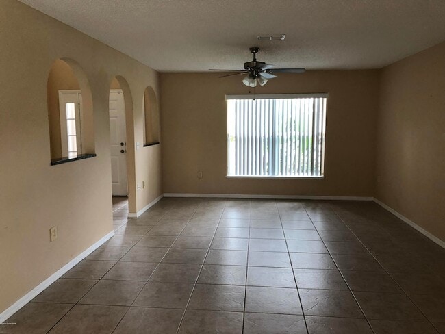 Building Photo - 1793 Sawgrass Dr SW