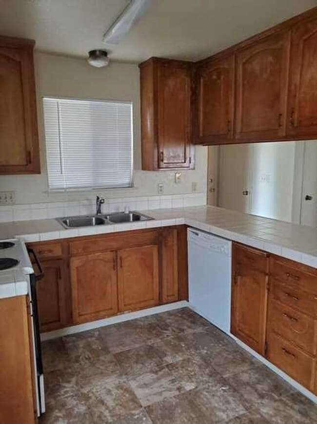 Building Photo - 4040 Gagos Dr