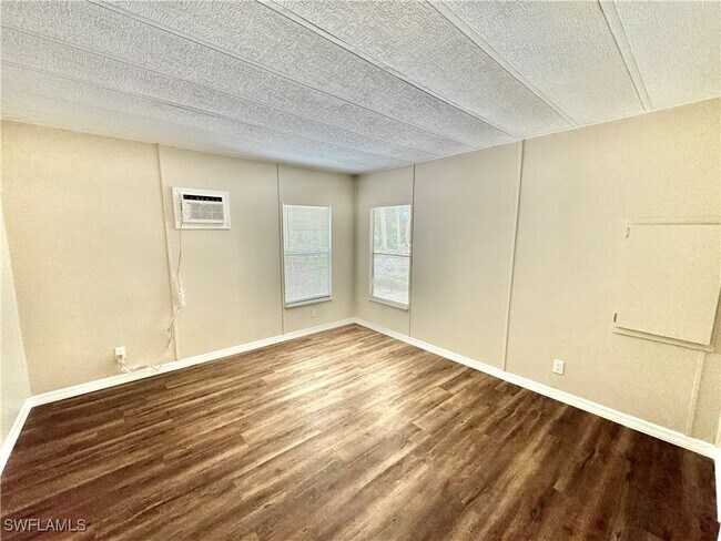 Building Photo - 1252 Henderson Creek Dr