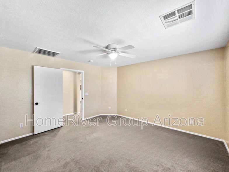 Building Photo - 29197 N Yellow Bee Dr