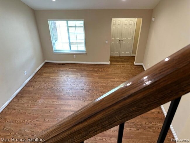 Building Photo - 1049 Birchwood Ave