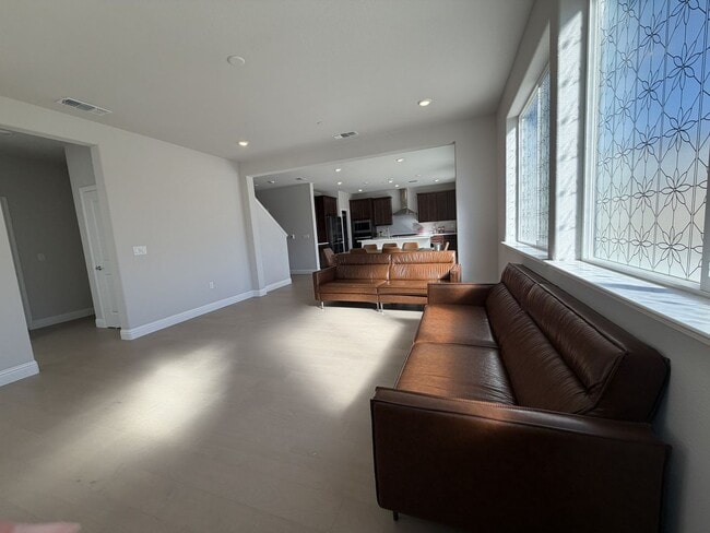 Building Photo - Beautiful 5 bedroom, 4 bathroom 2 story home in Rancho Cordova!!!