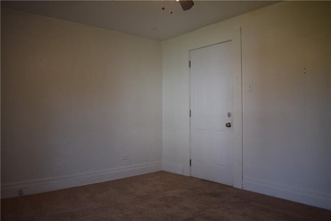 Building Photo - 638 Pittsburgh St