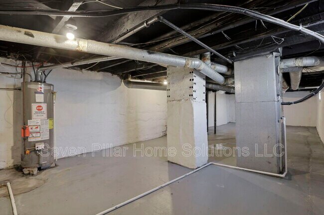 Building Photo - 1544 Granville St