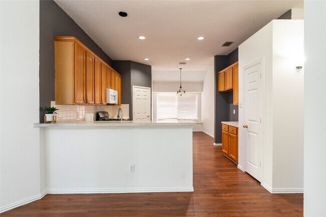 Building Photo - 904 Westminister Ave