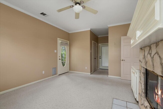 Building Photo - 14151 Buckingham Ln