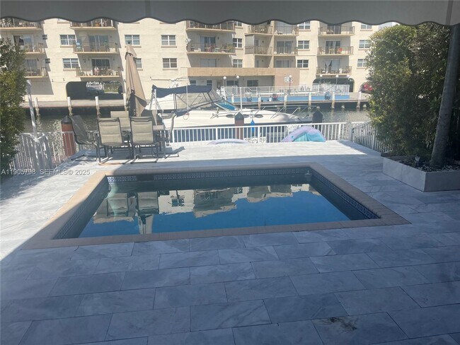 Building Photo - 3915 NE 168th St