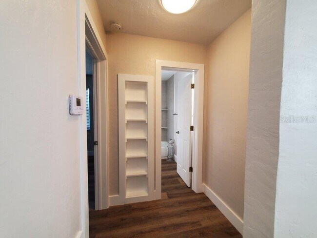 Building Photo - 2472 Picnic St