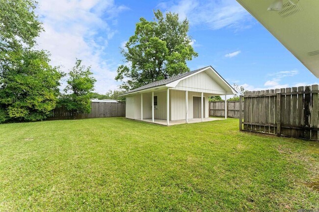 Building Photo - 5431 Charing Way Ave