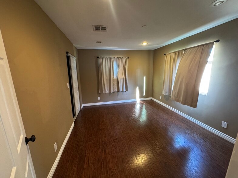 Building Photo - 18401 Arminta St