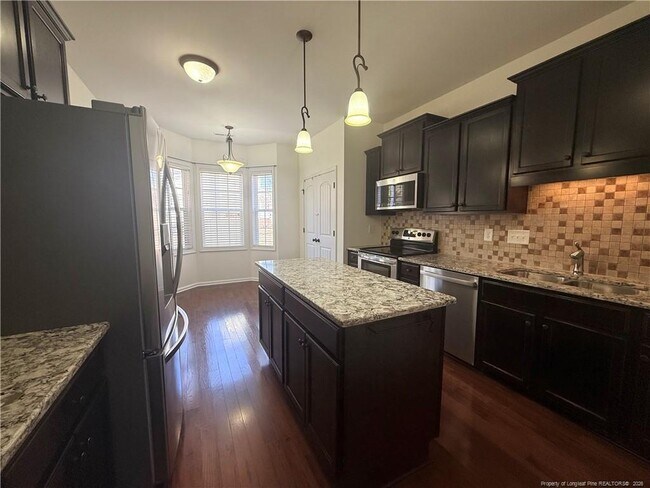 Building Photo - 352 Old Field Loop