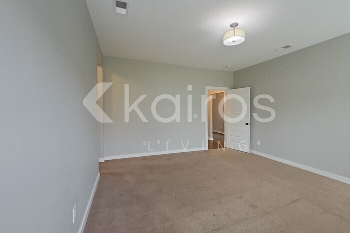 Building Photo - 134 White Oak Cir
