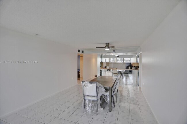 Building Photo - 1524 Whitehall Dr