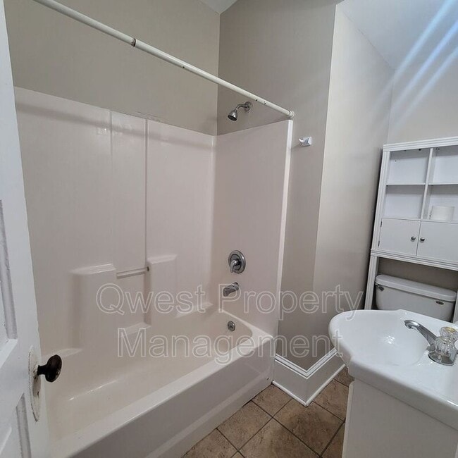 Building Photo - 46 National Ave SW