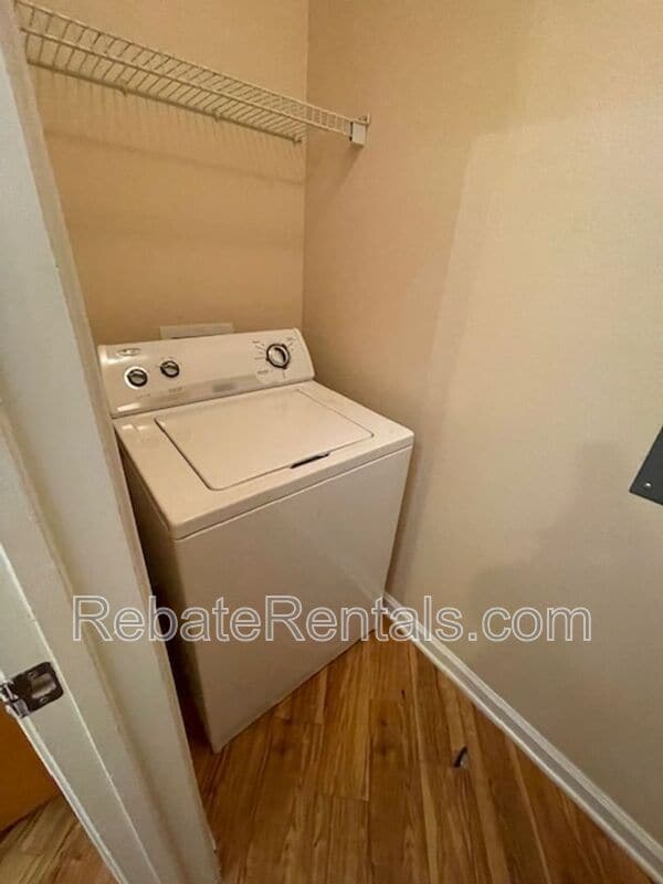 Building Photo - 8290 Gate Pkwy W