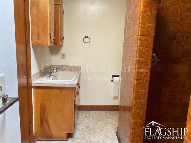 Building Photo - 1228 Forest Acres Dr