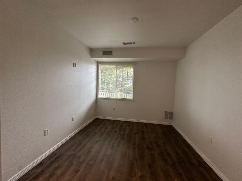 Building Photo - 2672 S Cathay Way