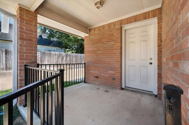 Building Photo - 2313 Ragland Rd