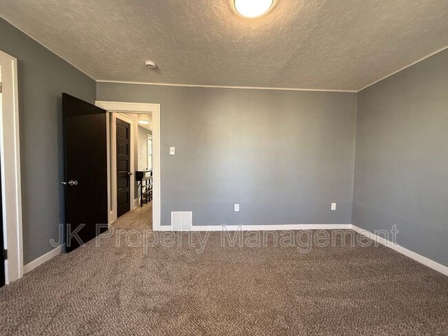 Building Photo - 1512 3rd Ave N