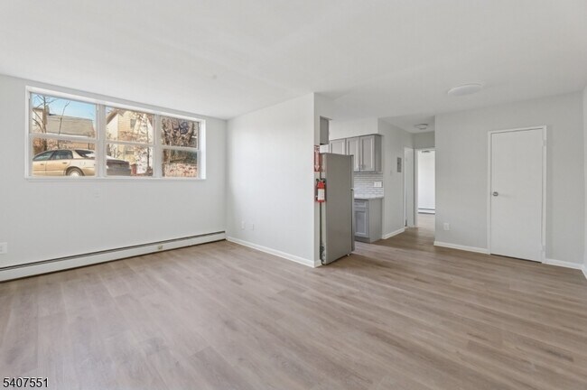 Building Photo - 94 Park Ave