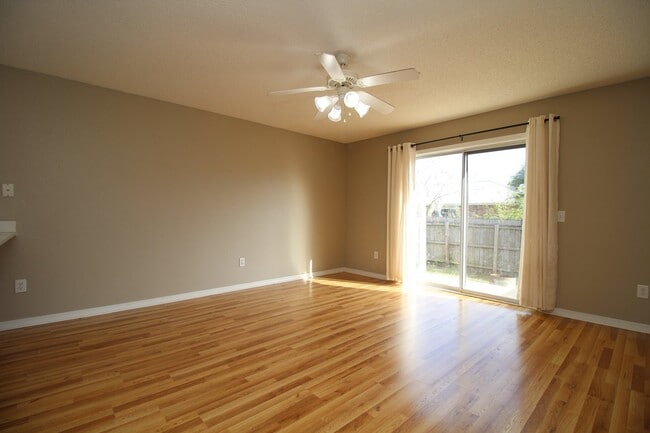 Building Photo - 2BD/2BA Patio Home Near NAS with Fenced Ya...