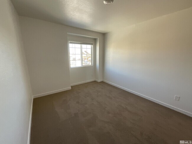 Building Photo - 450 Summer Triangle