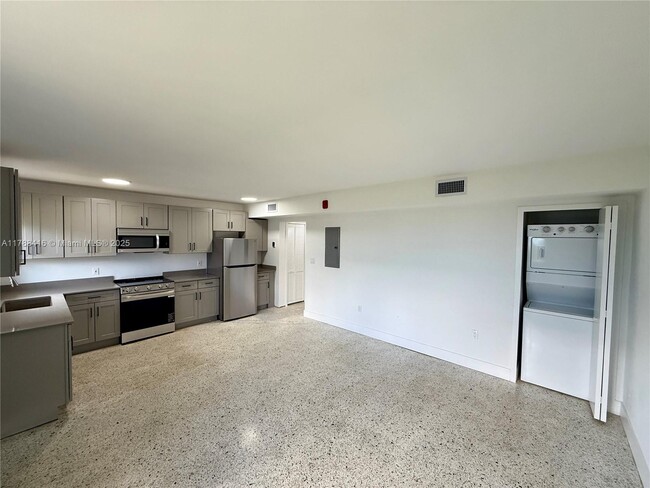 Building Photo - 180 NE 57th St