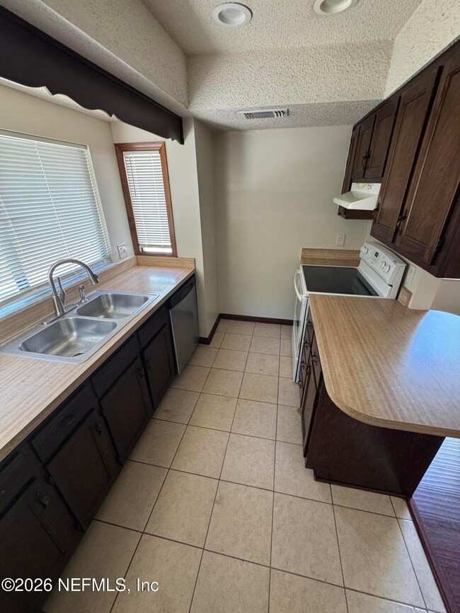 Building Photo - 8321 Crosswind Rd