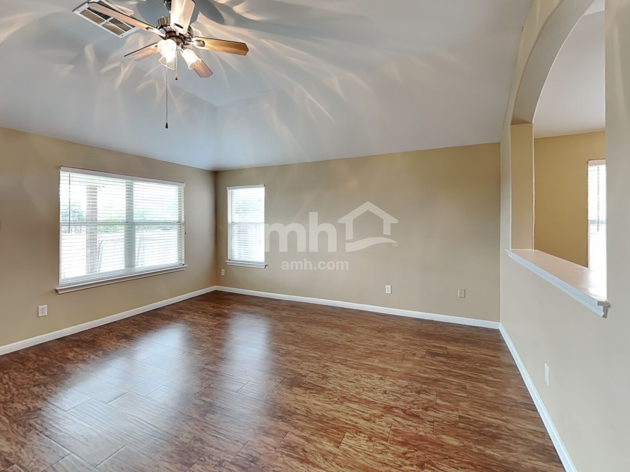 Building Photo - 18505 Sandy Bottom Dr