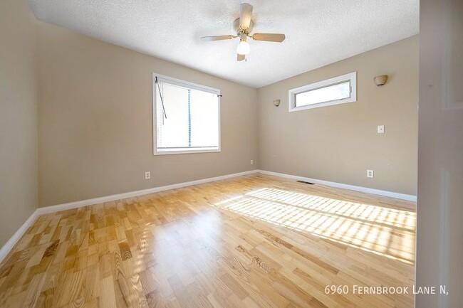 Building Photo - 4br 2ba 2cg  ~ Security Deposit Free Alter...