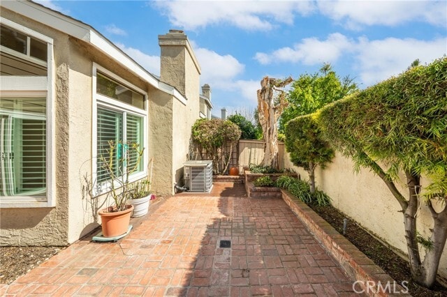 Building Photo - 337 Deerfield Ave