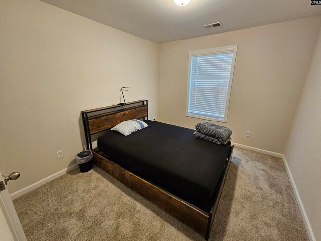 Building Photo - 735 Bustling Br Ln
