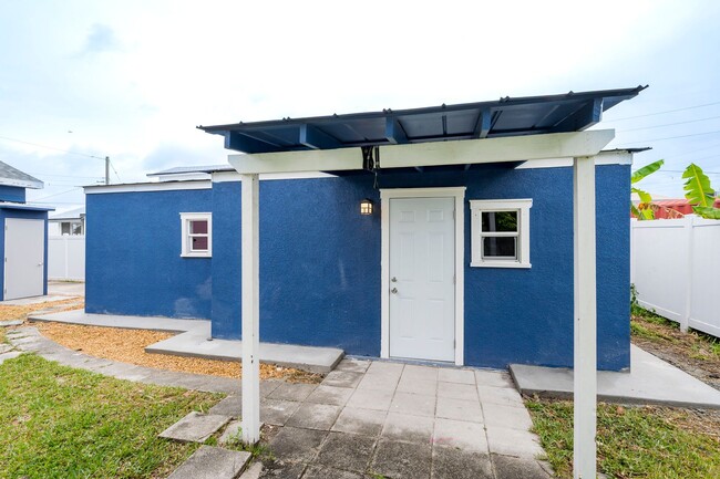 Primary Photo - 2017 Oceanview Pl