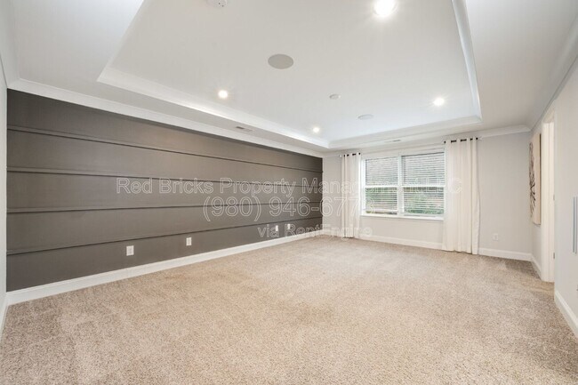 Building Photo - 19016 Yellow Birch Dr