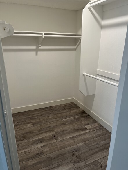 Closet - 525 W California Ave