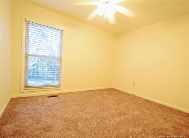 Building Photo - 2102 Forest Hills Dr