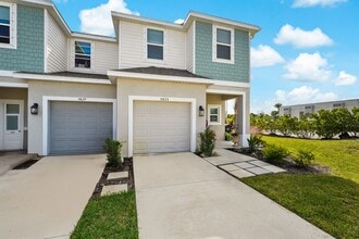 Building Photo - Beautifull Furnished Townhome - Nokomis - ...